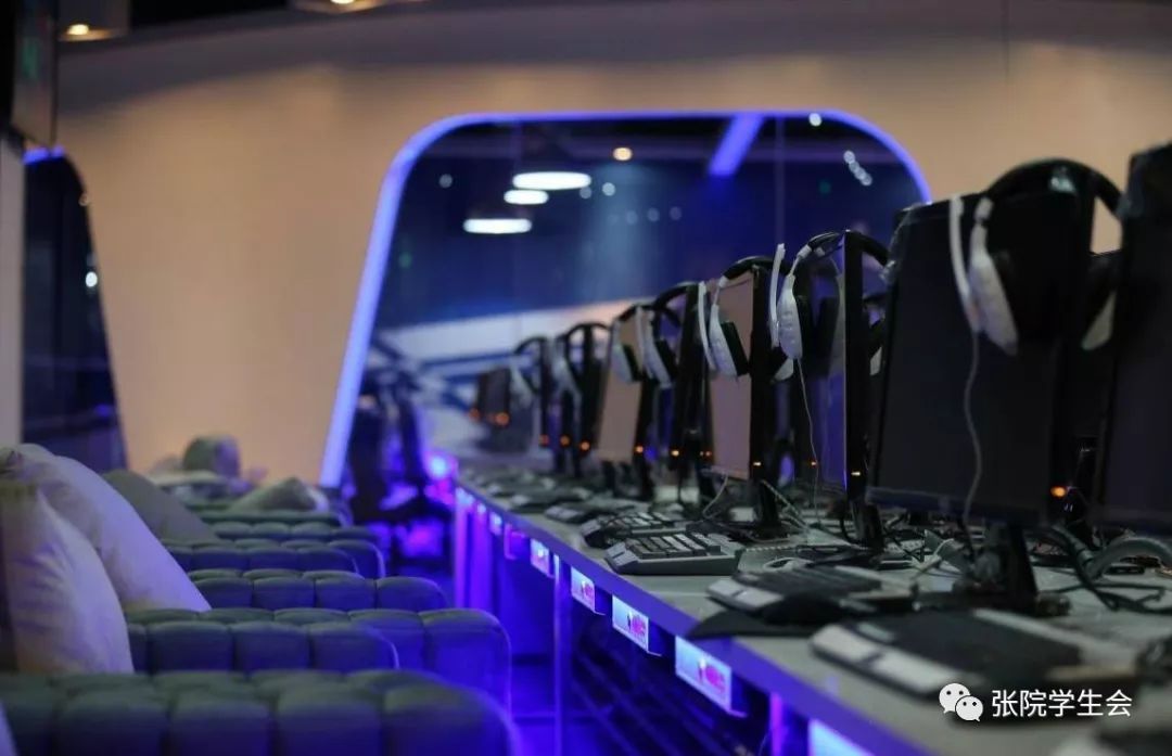  电竞联名款发布，潮流文化深度融合