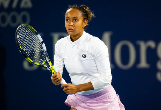  克雷吉茨科娃双打配合精妙，澳网女双搭档捧杯