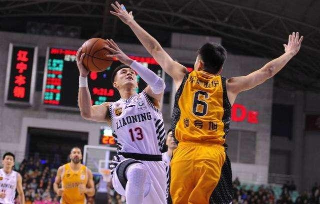  辽宁男篮加时险胜广东斩获三连冠