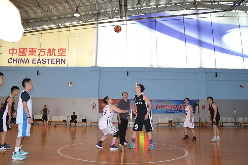  篮球友谊赛促进交流，跨国对决增进友谊