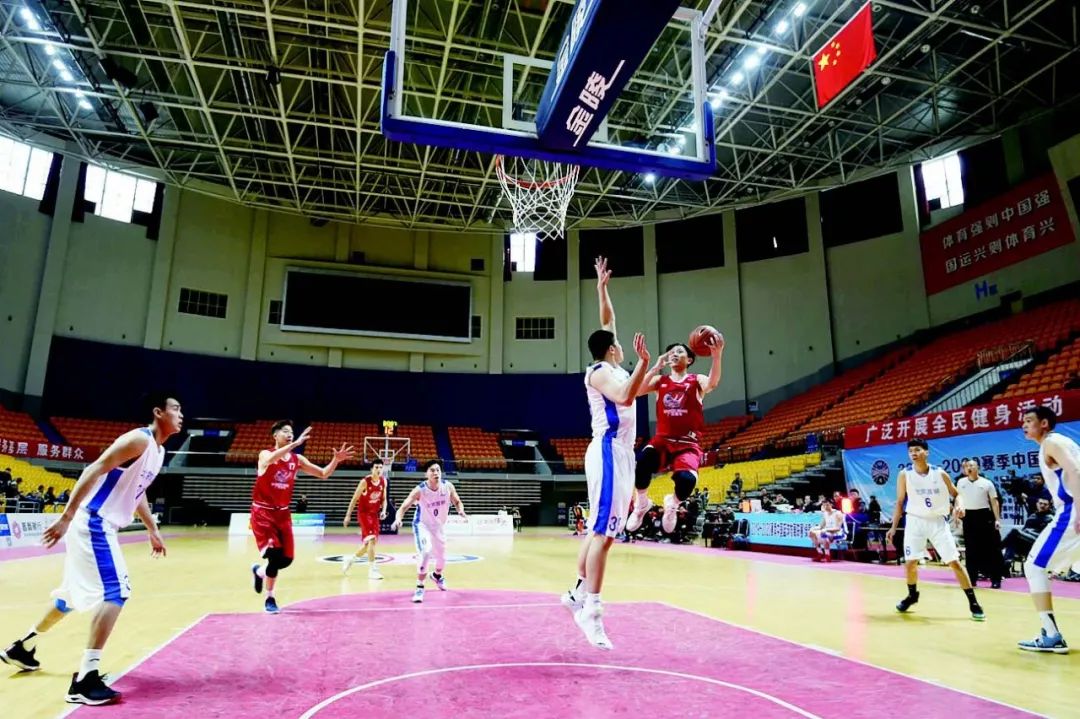  篮球装备市场火爆，球迷消费热情高涨