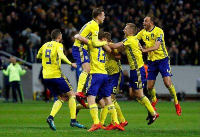  资格赛黑马一路狂奔，正赛首轮爆冷取胜